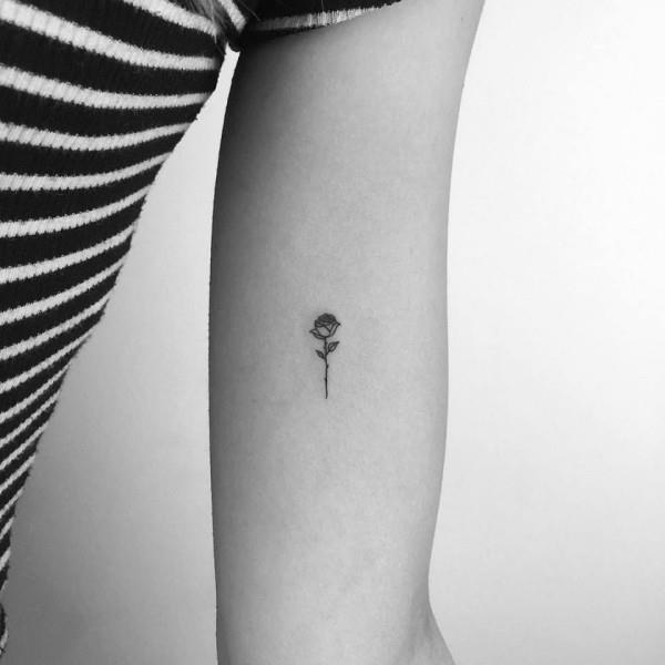 pieni ruusu pieni tatuoinnit