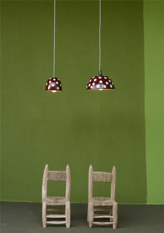 lastenhuoneiden kalustus Agnès Emery epätavalliset lasten tuolit vihreä seinäriippuvalaisin