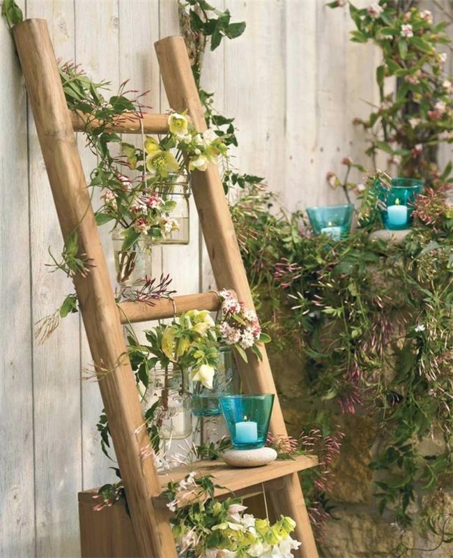 Kierrätysideoita sisustusesimerkkejä DIY -ideat puiset tikkaat epäsuora valaistus seinähylly deco -valo