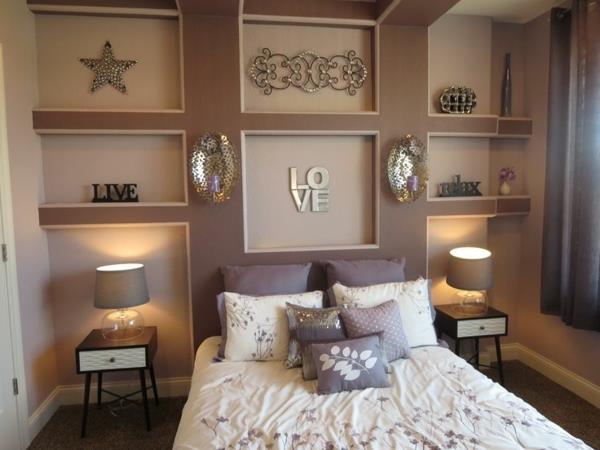 makuuhuoneen värit lämpimät värit sängyn seinäkoriste