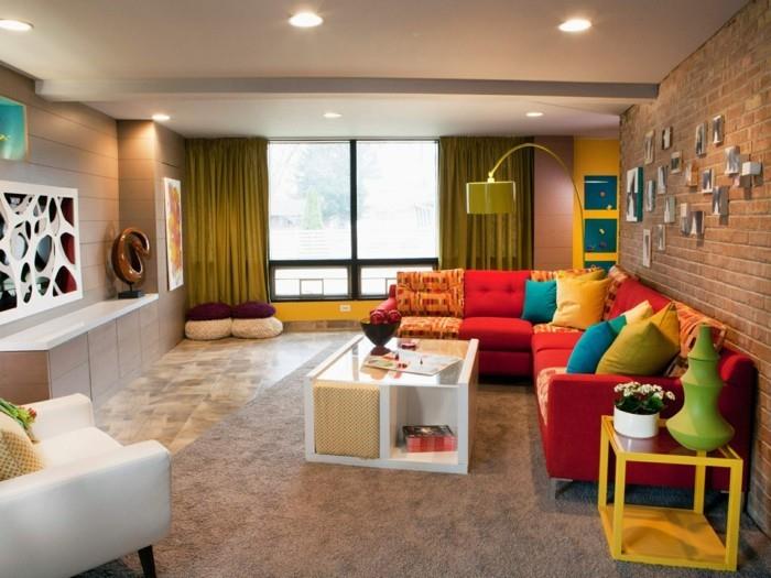olohuoneen sisustusideoita eklektinen sisustus eklektinen olohuoneen suunnittelu punainen sohva matto beige