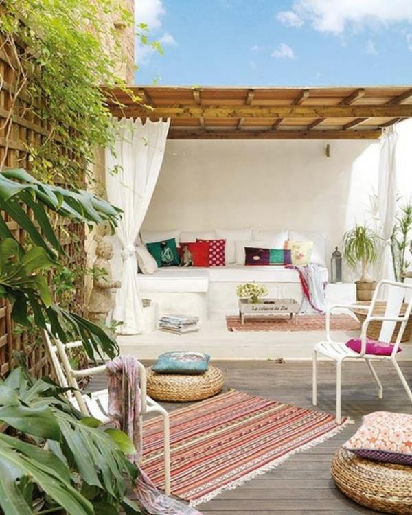 eklektinen patio värillinen sisustus ideoita matto puutarhakalusteet
