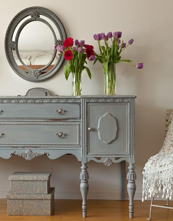 tyylikkäät pöytäkoristeet tulppaaneilla kukat tyylikkäät vintage -huonekalut