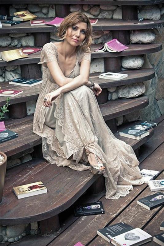 elif shafak maailmankirjallisuus ajan tasalla