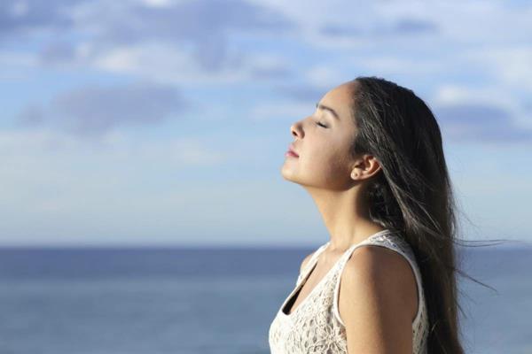 rentoutumisharjoitukset hengittävät raitista ilmaa stressin aikana