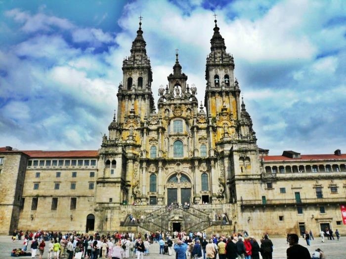 taidehistorian aikakaudet barokki rokokoo katedraali santiago de compostela