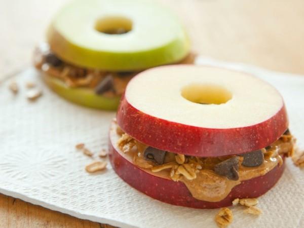 maapähkinät terveellinen aamiainen idea omenoiden kanssa