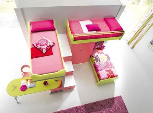 ergonominen lastenhuone, joka sisustaa modernit vaaleanpunaiset värit vuodevaatteet