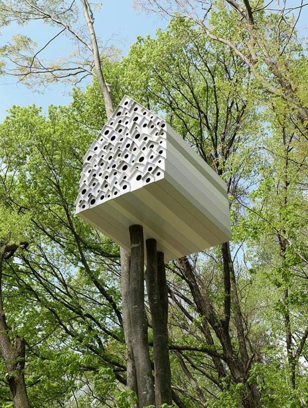 Treehouse ideoita metsä vihreä valkoinen julkisivu linnut ihmiset