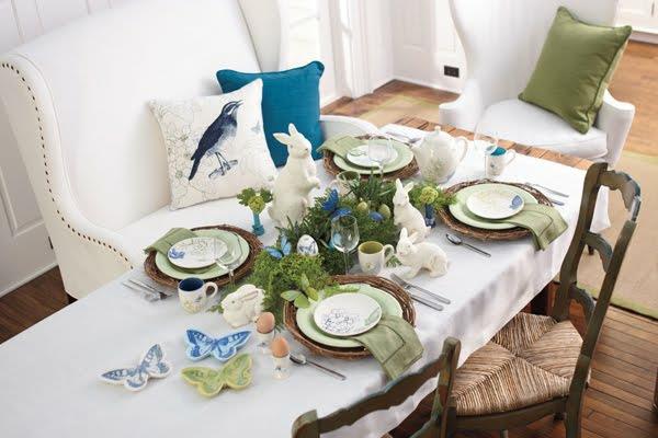 hämmästyttävä kevään sisustus ruokasali pääsiäinen pupu sininen perhoset valkoinen pöytäliina