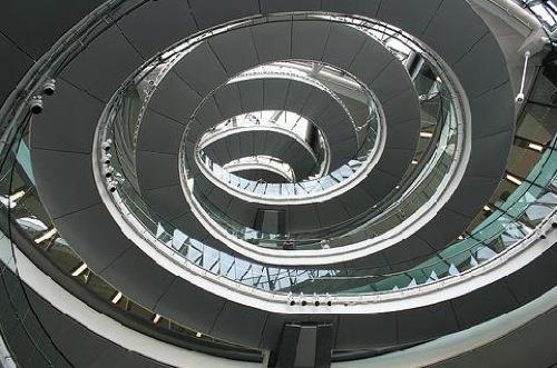 hämmästyttävä innovatiivinen portaiden rakentaminen Lontoon kaupungintalo