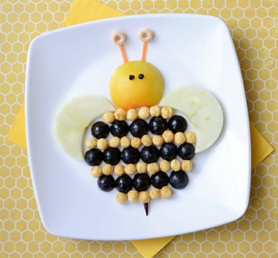 syötävät mehiläiset tekevät ruokaa lapsille