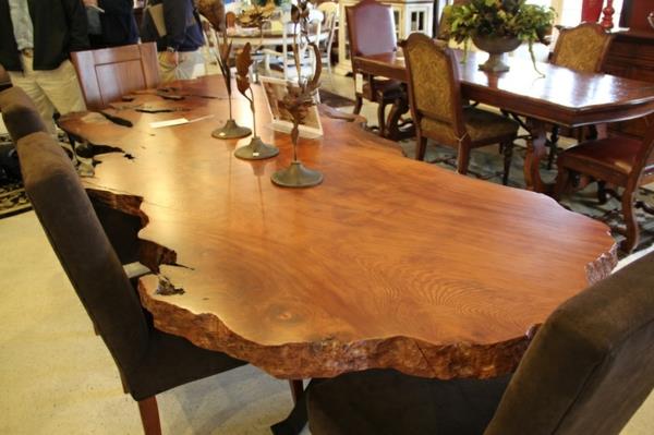 ruokasalin huonekalut massiivinen ruokapöytä ja tuolit massiivipuukalusteet luonnonpuuta