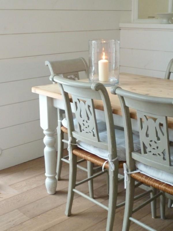 ruokasalin huonekalut tekevät ruokasalista kodikkaan puulattian