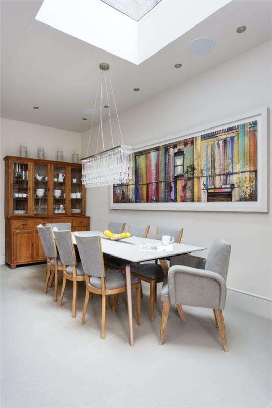ruokasalin huonekalut modernit puukalusteet valkoiset seinät