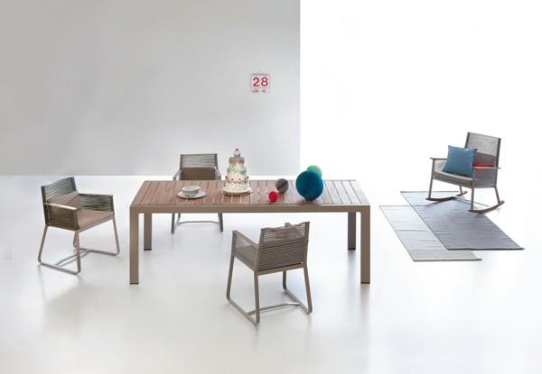 ruokapöydän tuolit käsinojilla trendikäs muotoilu