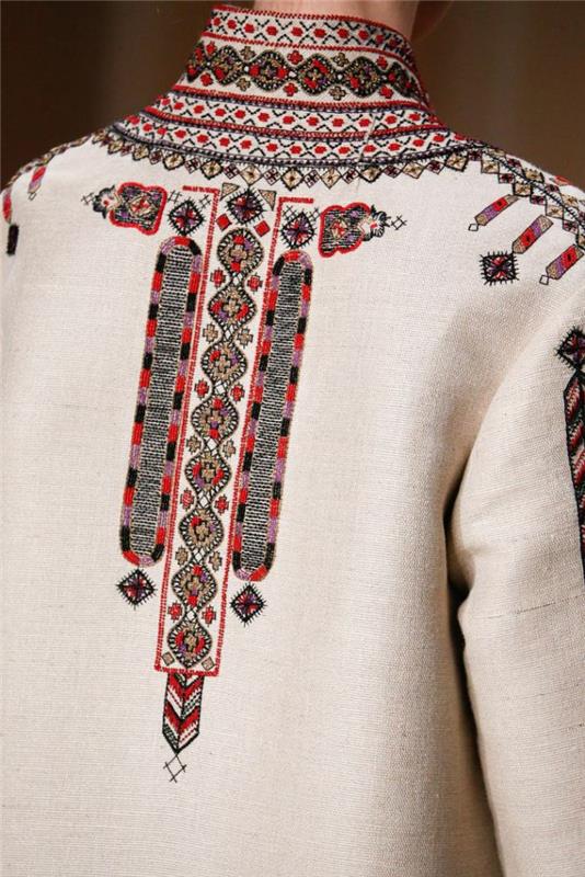 etno -vaatteet etno -muoti etno -malli kirjonta valentino -tila embroiderm anna takaisin