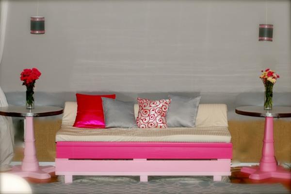 puinen kuormalava tyylikäs diy -sohva vaaleanpunainen