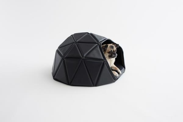 yksinomaiset geometriset koiratarvikkeet mustana