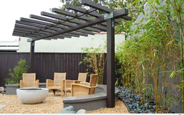 ulkopuoli aasialainen puutarha patio pergola rottinkikalusteet