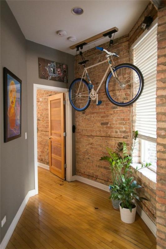 polkupyörän seinäkiinnitys koti kattoon