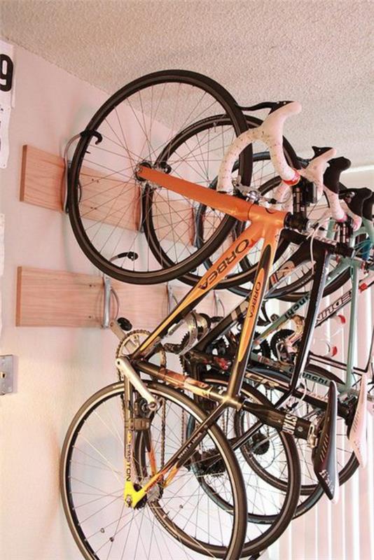 polkupyörän seinäkiinnike useiden polkupyörien ripustamiseen