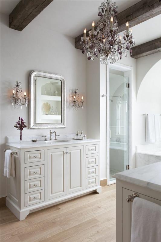 modernin kylpyhuoneen värit valkoiset seinät ovat klassisia