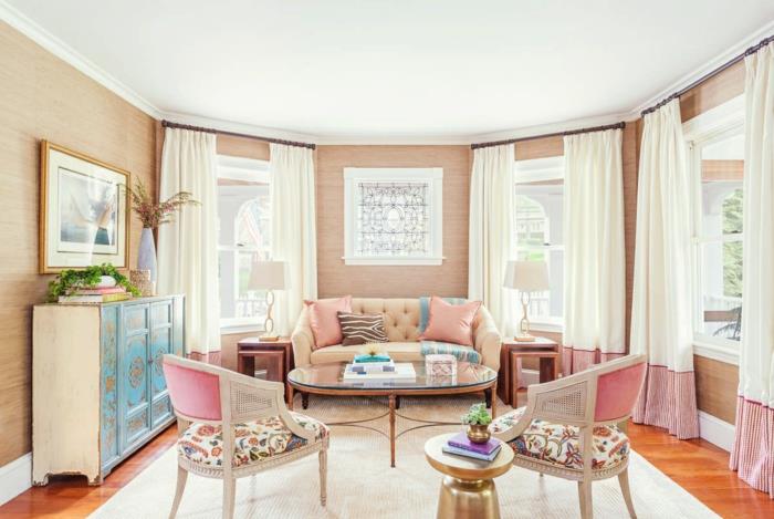 värisuunnittelu sisustus olohuone design pastelliväriset sohva tuolit
