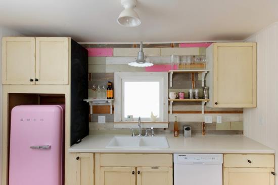 värisuunnittelu keittiösuunnitteluideoita seinän väri jääkaappi vaaleanpunainen