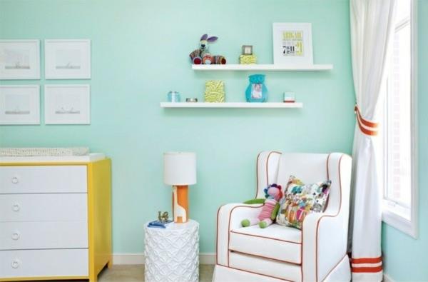 värisuunnittelu lastenhuoneen värit seinäväri minttu vihreä seinähylly nojatuoli lipasto