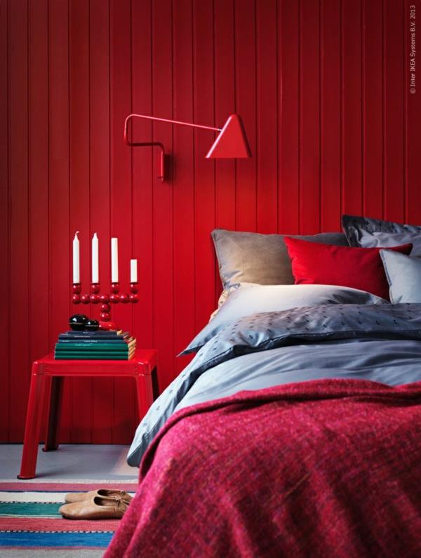 värisuunnittelu makuuhuone vahvat värit punainen seinämaalaus seinäpaneelit