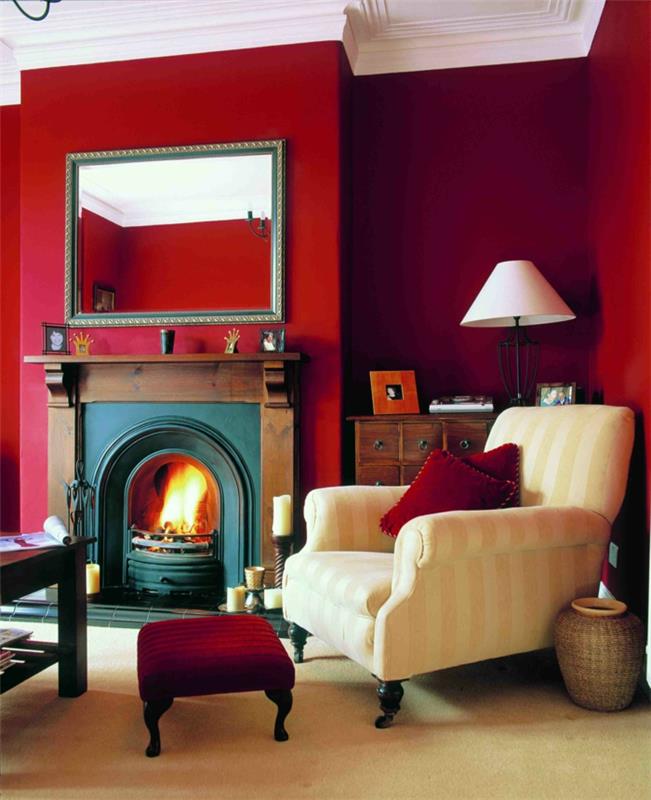 värilliset seinät punainen seinämaali olohuone kevyempi nojatuoli