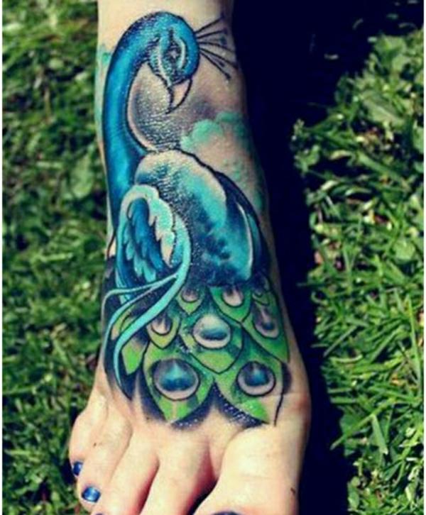 tattoo on the foot tattoos kuvat riikinkukko motiivi