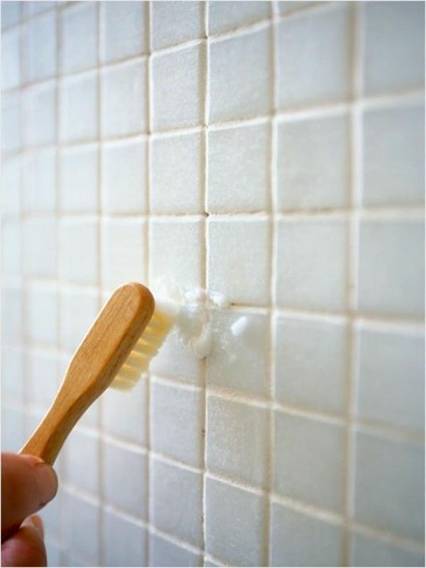 hienojen kivilaattojen puhdistus seinälaatat kylpyhuoneen laatat valkoinen