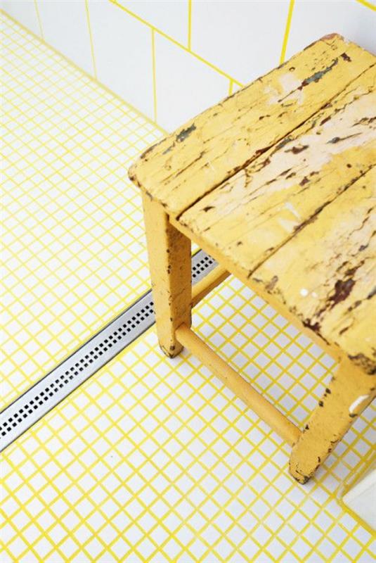 hienojen kivilaattojen puhdistaminen seinälaatat laattojen liitokset värit keltaiset kylpyhuonelaatat