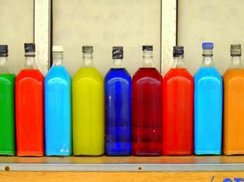 feng shui -elementit värittävät pullot