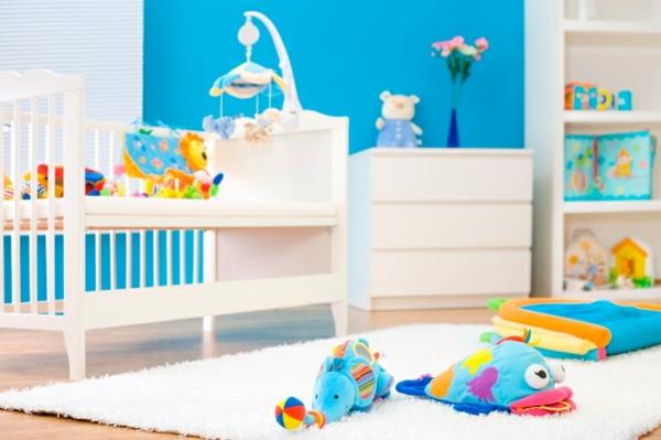 feng shui lastenhuoneen tapaustutkimus kirkkaan sinisiä valkoisia leluja