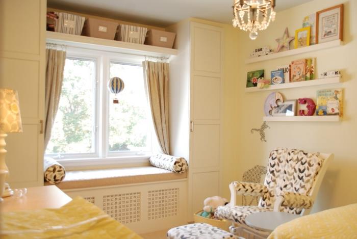 ikkunalaudan koristelu vauvan huoneen istuinalue verhot beige sisustus