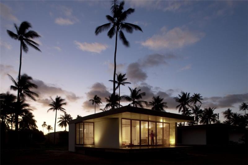loma -asunto kesäunelma mekena resort brasilia bungalow yöllä
