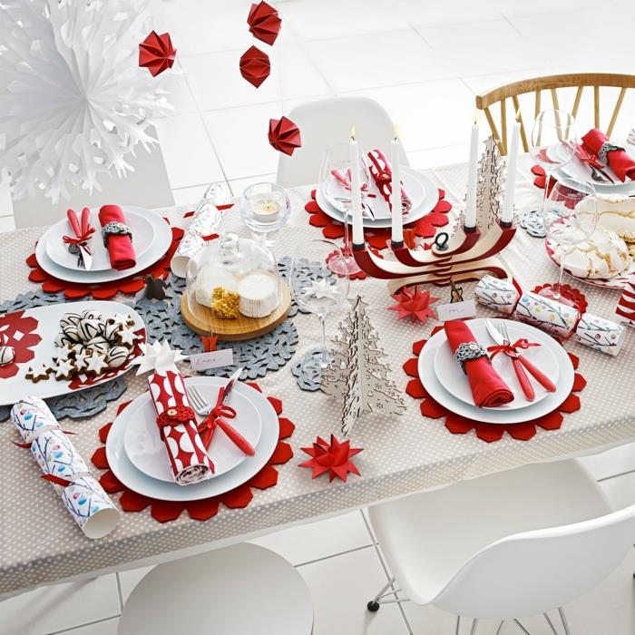 juhlapöydän koristeet joulun valkoiset punaiset aksentit
