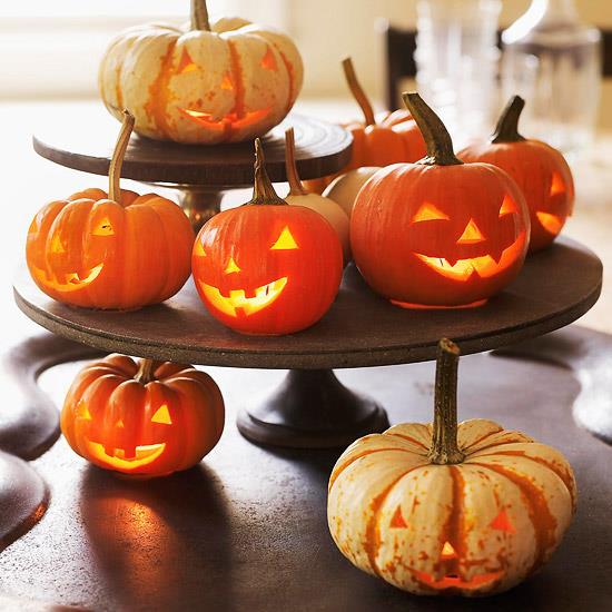 Tee juhlapöydän koristeet Halloweenille itse