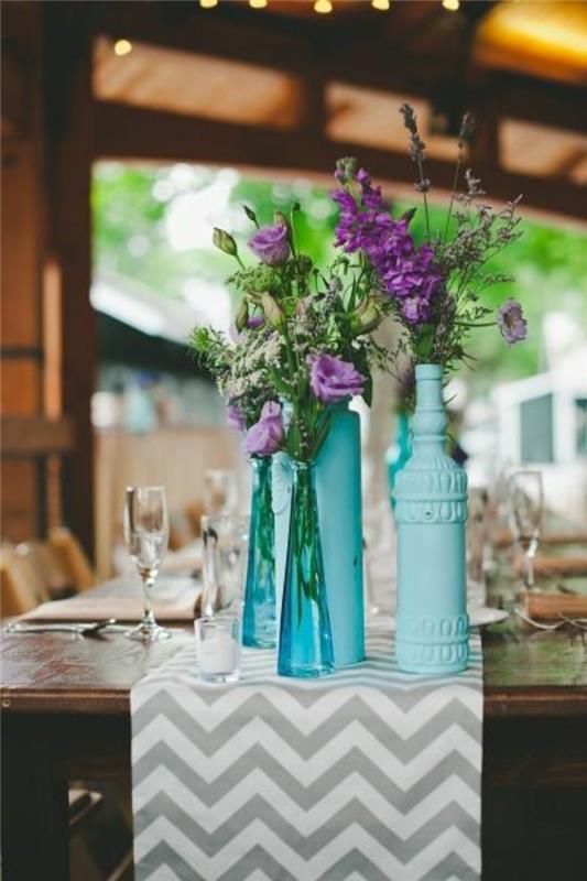 juhlapöydän koristelu sininen decovases pöytäjuoksija siksak -kuvio