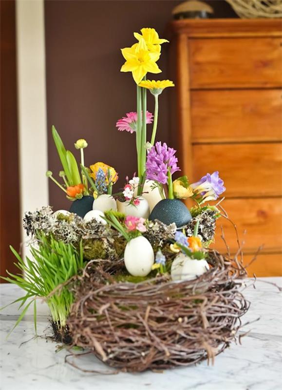juhlapöydän koristeet pääsiäinen kevään kukat pesä