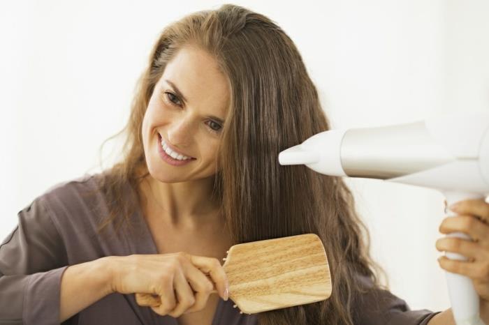 rasvaisten hiusten ongelmanratkaisuvinkit hiusten kuivaamiseen
