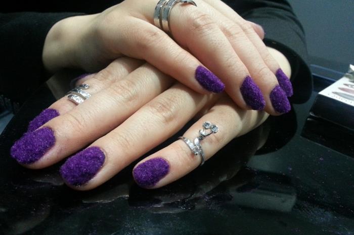 kynnet suunnittelu karvaiset kynnet karvainen nailart violetti kynsien muotoilu