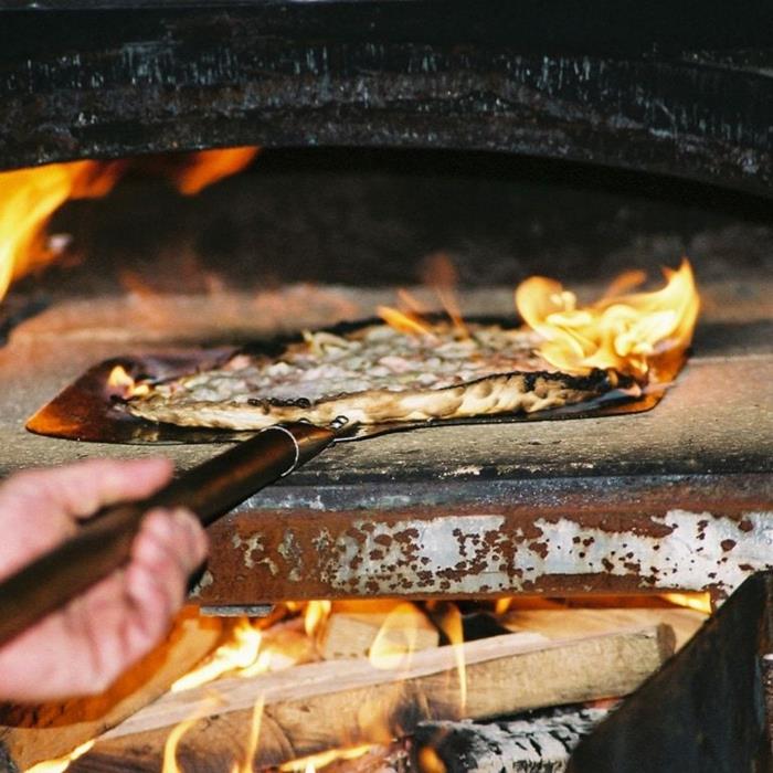 Tee tarte flambée itse valkoviiniparsan kanssa