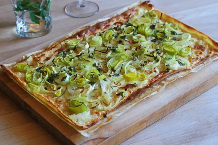 tarte flambée resepti vegaaninen kevätsipuli