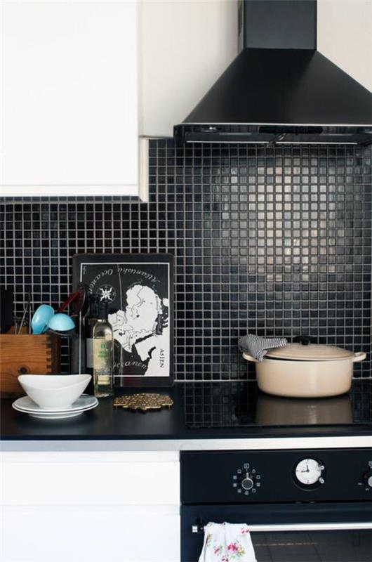 Laatta peili keittiö keittiö takaseinä ideoita mosaiikki laatat täysin musta