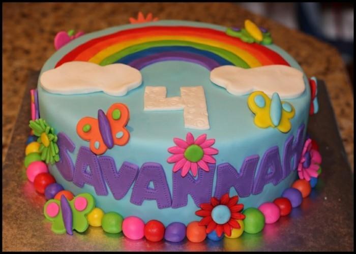 sydänpiirakat fondanttireseptillä vaaleanpunaisia ​​hedelmiä