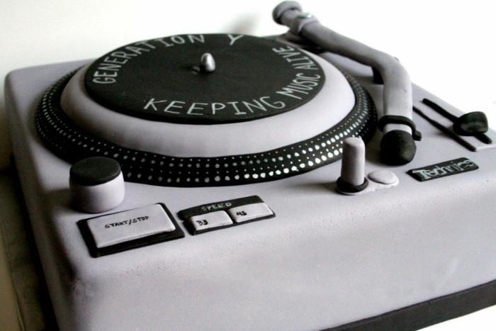 sydänkakut fondanttireseptillä vaaleanpunainen valkoinen dj
